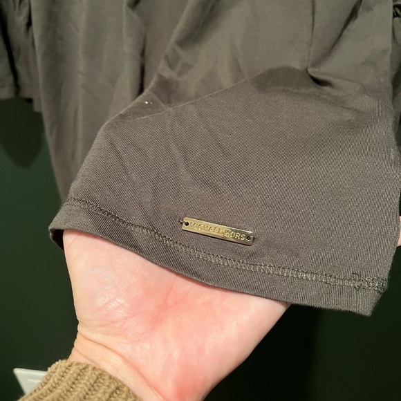 Micheal Kors- off the shoulder. Green XS - Picture 4 of 6